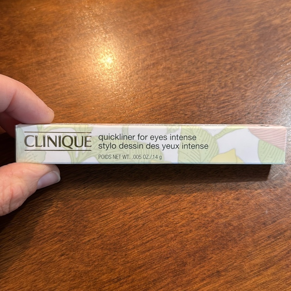 New Clinique quick liner for eyes intense stylo
01 intense black .005oz - Picture 1 of 4